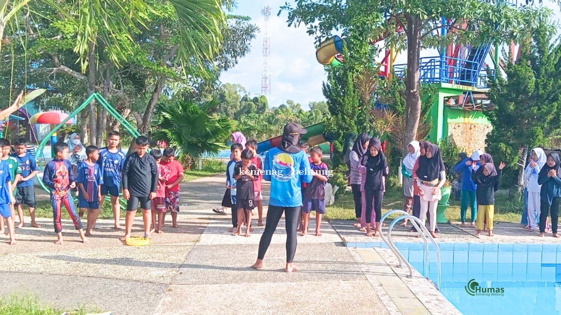 Serunya Belajar Renang! MIN 1 Belitung Kenalkan Teknik Dasar di Pelangi Waterpark