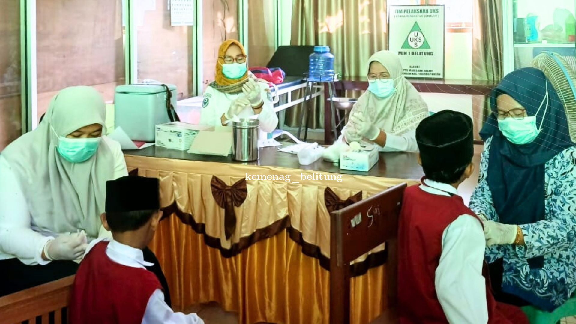 MIN 1 Belitung Gelar Kegiatan Imunisasi Anak Sekolah Bekerja Sama dengan UPT Puskesmas Air Saga