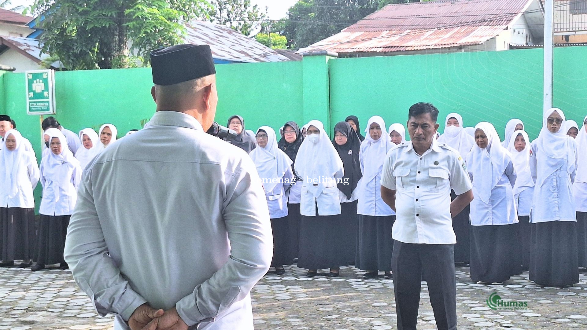 Apel Awal Pekan Kemenag Belitung: Penguatan Kedisiplinan Kerja dan Penyerahan SK KGB