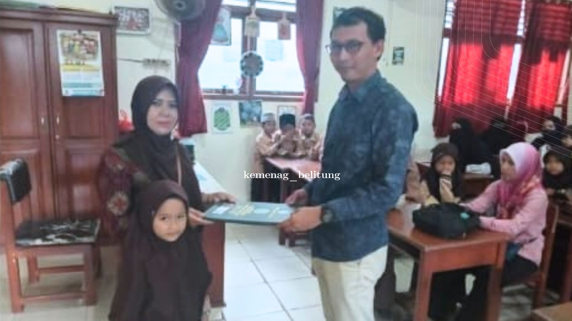 MIN 1 Belitung Laksanakan Pengambilan Rapor Sekaligus Dukung Program Pemerintah Ayah Mengambil Rapor
