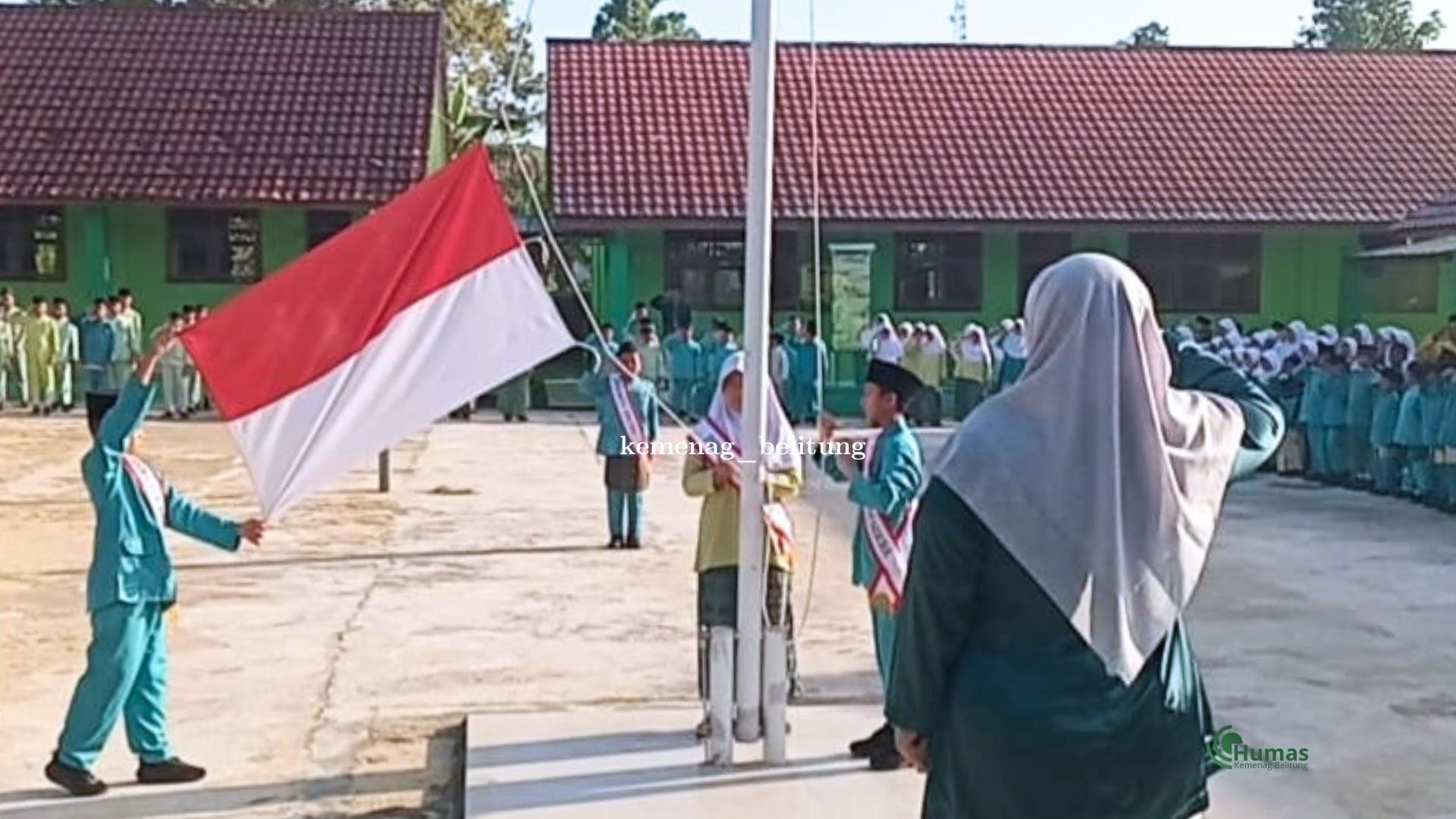 MIN 1 Belitung Laksakan Upacara Hardiknas Tahun 2026
