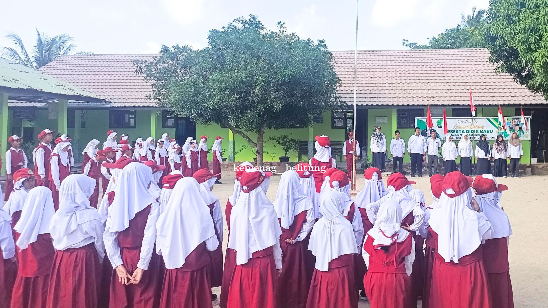 MIN 2 Kabupaten Belitung Gelar Upacara Bendera, Tanamkan Pentingnya Kebersihan dan Disiplin