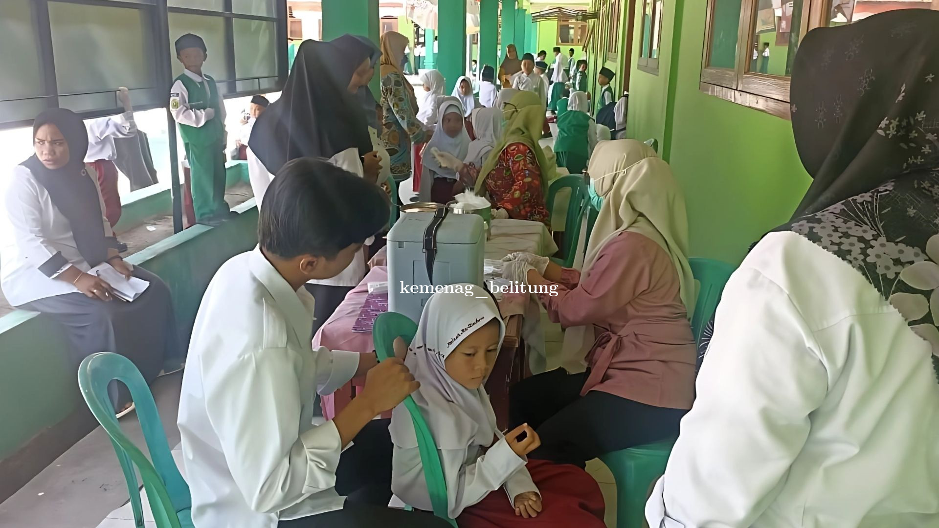 Pelaksanaan Imunisasi Campak dan HPV di MIN 1 Belitung Berjalan Lancar