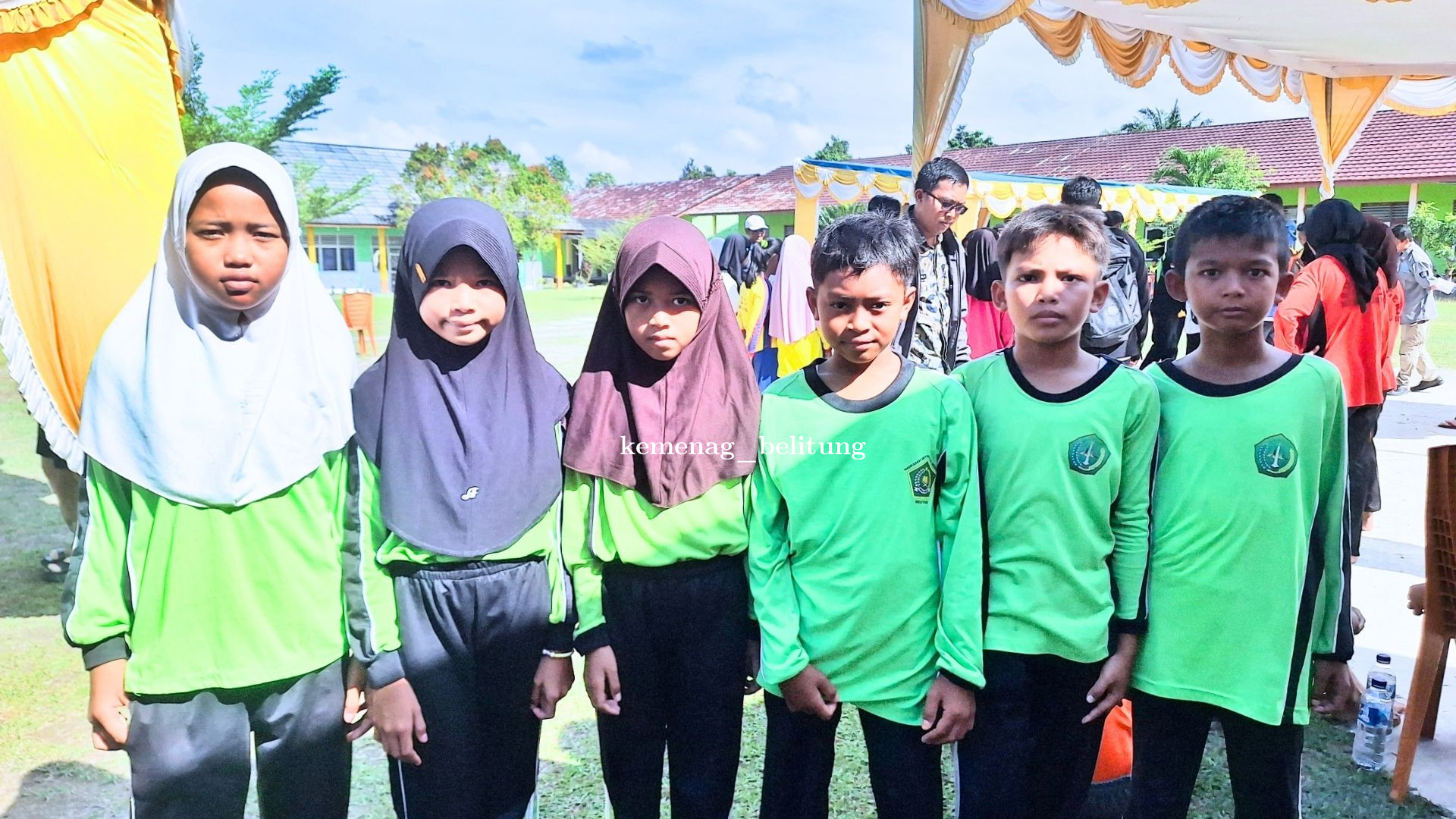 Lestarikan Permainan Tradisional, Enam Siswa-Siswi MIN 2 Belitung Ikuti Lomba Engklek dan Enggrang